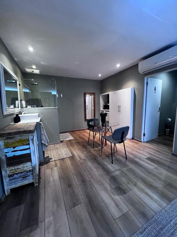 4 Bedroom Property for Sale in Green Point Western Cape